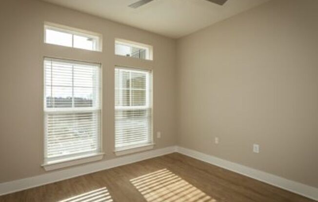 2 beds, 2 baths, 1,113 sqft, $1,525, Unit 1-204