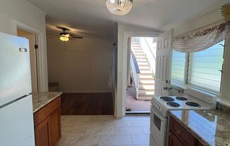 Newly renovated 1 bedroom, 1 bath, 1 parking in Palolo!