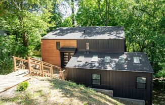 Ultra Modern Three Bedroom Home!
