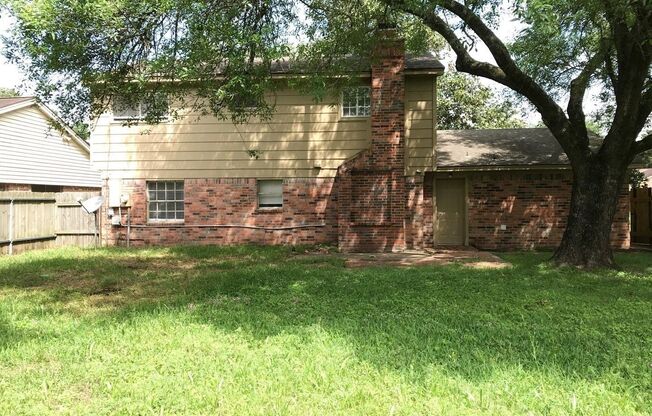 4 beds, 2 baths, $1,750