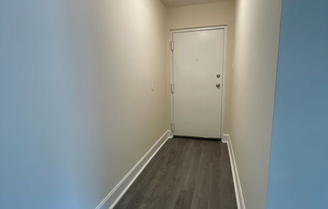 2 beds, 2 baths, 1,000 sqft, $1,800, Unit 14210 #201