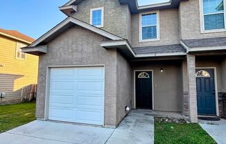 Great Townhome, Move-in Ready! Great Location, End Unit