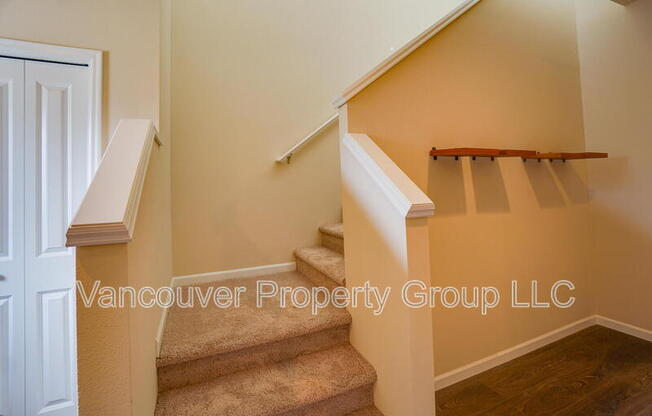 2273 S RED TAIL LOOP