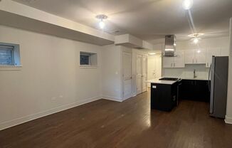 1418 W Addison