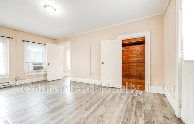 915 E PALMETTO ST