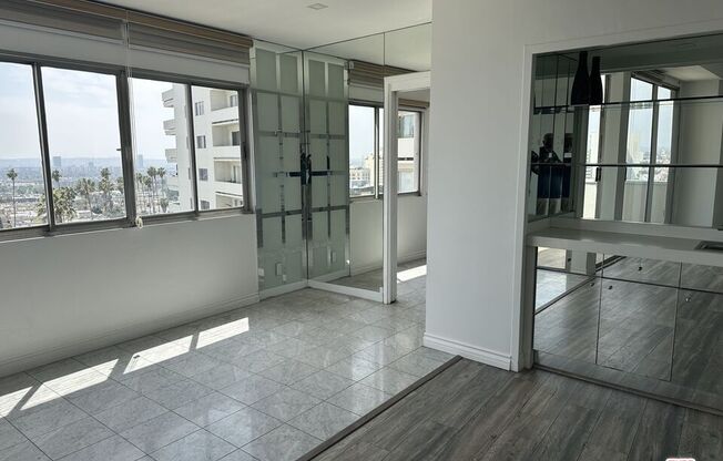 2 beds, 2 baths, 1,377 sqft, $4,900, Unit 702