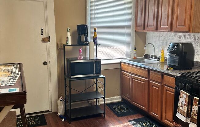 Spacious Home for Rent! W/D Hook-Up! Available Now!