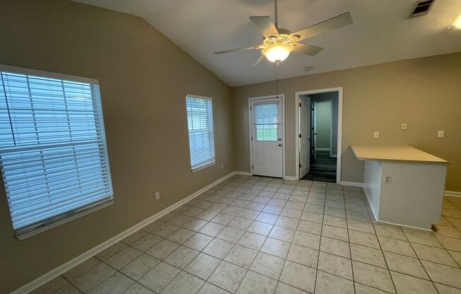 2 beds, 2 baths, 842 sqft, $1,450