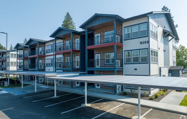 1 bed, 1 bath, 840 sqft, $1,475, Unit B108
