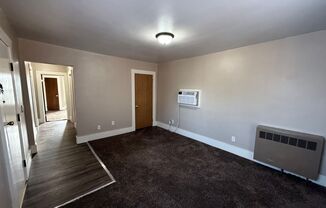 2 beds, 1 bath, 597 sqft, $750, Unit Apt 4