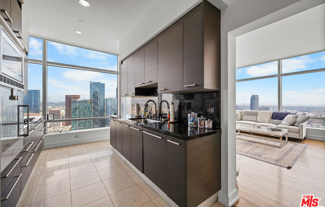 2 beds, 3 baths, 1,700 sqft, $9,500, Unit 37K