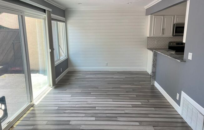 SPECTACULR BRIARWOOD REMODELED TOWNHOME!!!