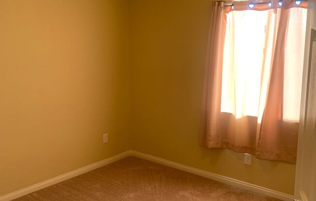 5 beds, 3.5 baths, $2,895