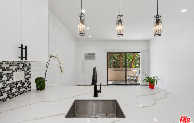 Studio, 1 bath, 403 sqft, $2,499, Unit 217