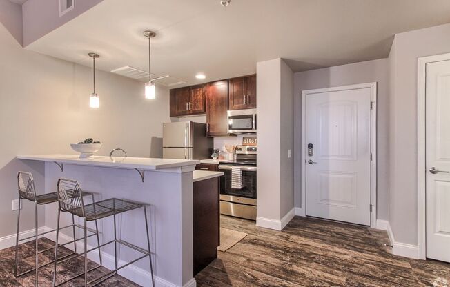 1 bed, 1 bath, 628,650 sqft, $1,299, Unit 303