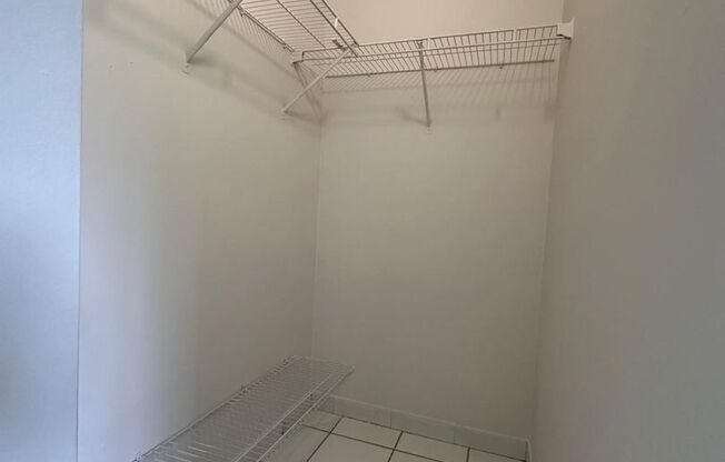 1 bed, 1 bath, 315 sqft, $1,525, Unit 123