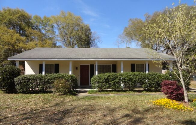 3 BR 2 Ba home in Fairhope