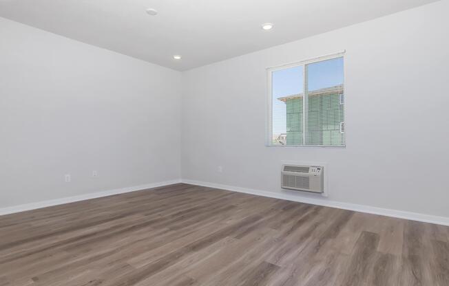 1 bed, 1 bath, 810 sqft, $1,215