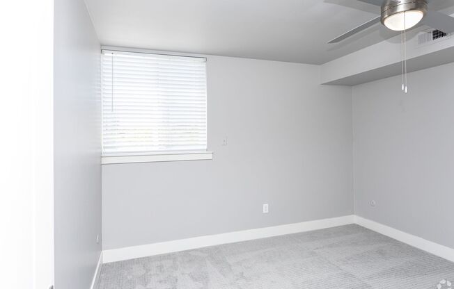 2 beds, 1 bath, 830 sqft, $1,395, Unit 49