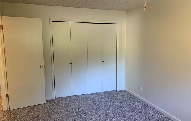 2 beds, 1 bath, $1,150, Unit 3