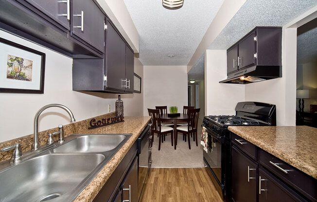 woods edge apartments kitchen