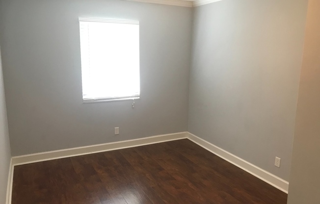 2Bed/1Ba Duplex close to Downtown Concord Fully Renovated with Laundry Room on Site