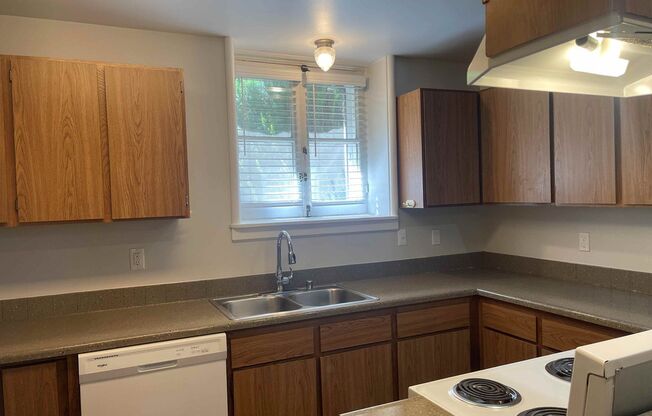 2 beds, 2 baths, 1,172 sqft, $1,595, Unit 1119