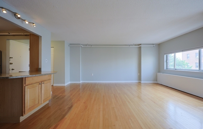 2 beds, 2 baths, 1,000 sqft, $3,950, Unit 401