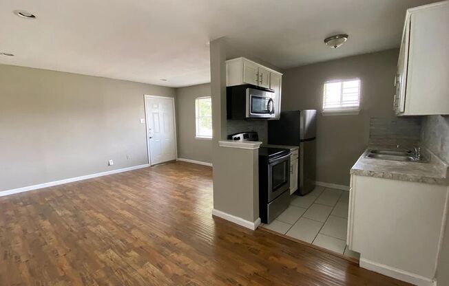 1 bed, 1 bath, 650 sqft, $995, Unit 106