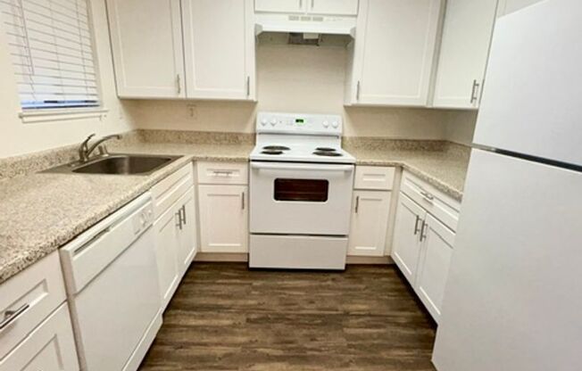 2 beds, 2 baths, 918 sqft, $1,800, Unit 29