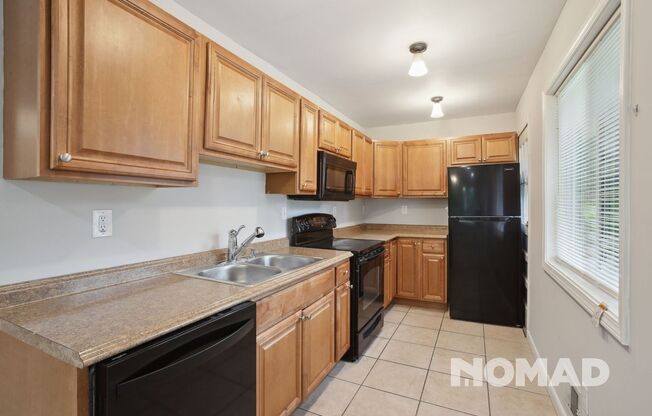 Charming 2BR Duplex in Fairburn