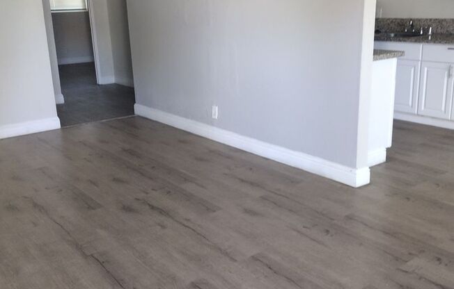 2 beds, 1 bath, 875 sqft, $1,550, Unit 04