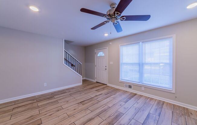 4 beds, 2 baths, 1,500 sqft, $1,995, Unit 712HCO