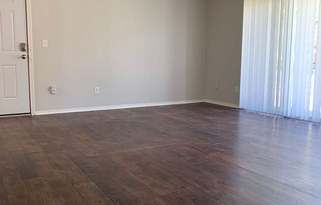2 beds, 1 bath, 900 sqft, $1,095, Unit 3701 #3
