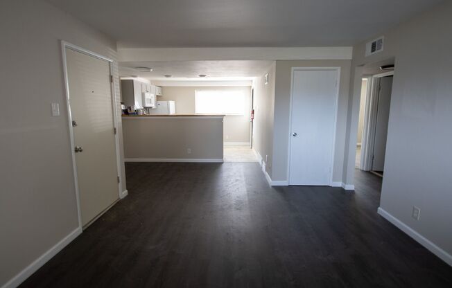 2 beds, 1 bath, 884 sqft, $1,050, Unit D