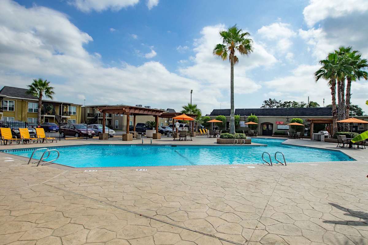 Willow Creek Apartment Homes in Southeast Houston, TX