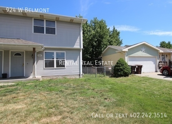924 W BELMONT