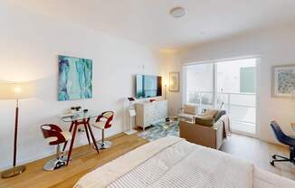 EXPLORE THE DILLON II AT SILVER LAKE APARTMENTS IN LOS ANGELES