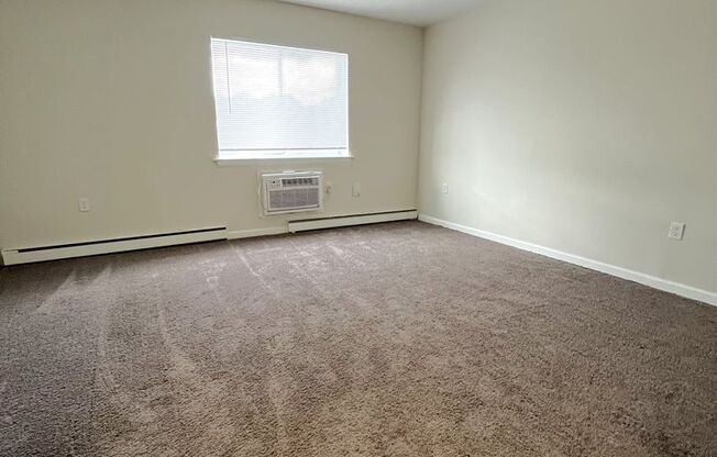 Studio, 1 bath, 575 sqft, $989, Unit 411