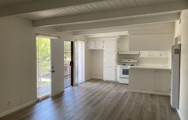 52nd Street Apartments