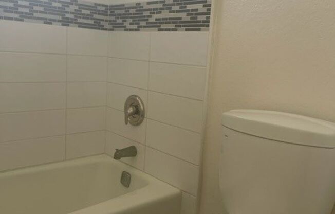 1 bed, 1 bath, 665 sqft, $2,125, Unit 82