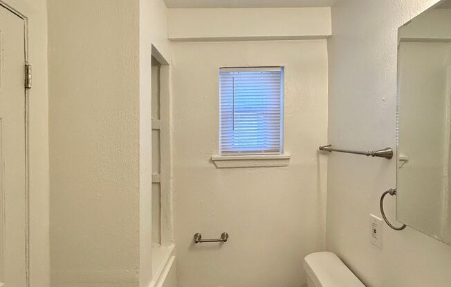 1 bed, 1 bath, $695, Unit SC515