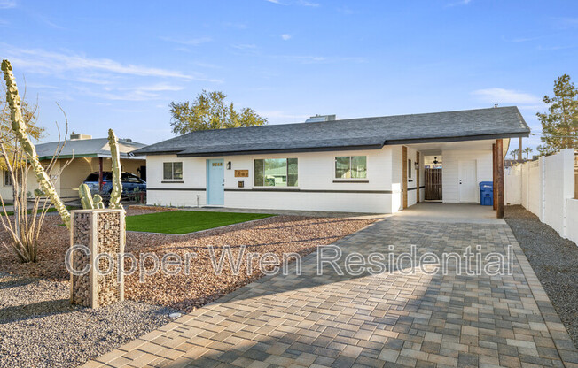 2207 N 28 PL