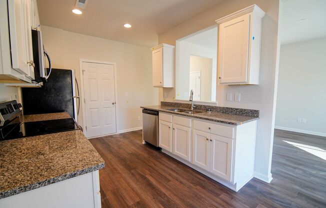 3 Bedroom Duplex Home Available Now in Kings Mountain