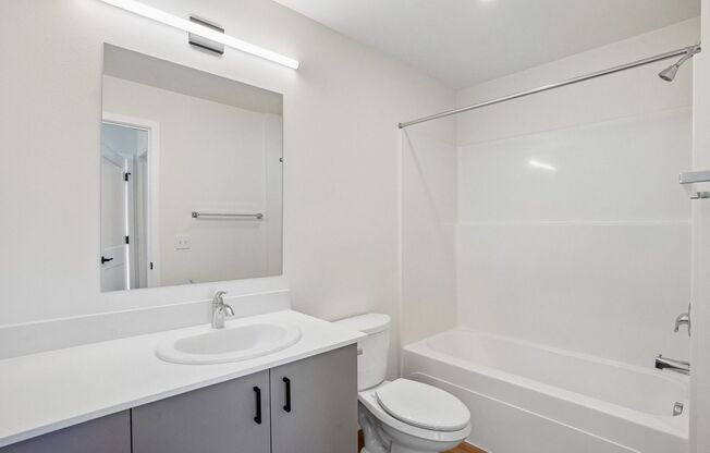 2 beds, 2 baths, 938 sqft, $2,325, Unit 201