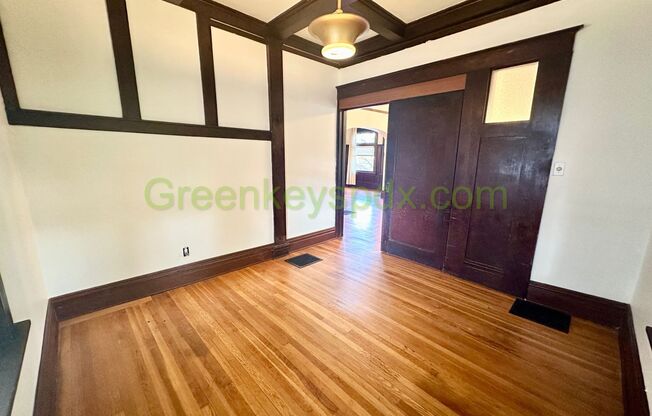 4725 and 4727 NE 10th Ave