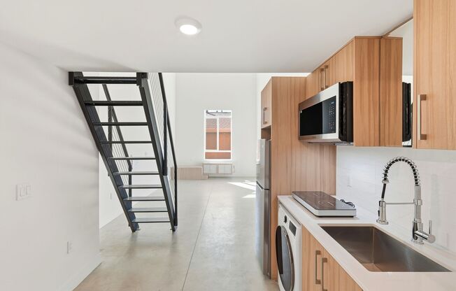 Studio, 1 bath, 329 sqft, $2,081, Unit 201-A