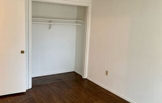 2 beds, 1 bath, 950 sqft, $630, Unit 11