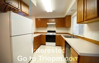 2724 FERNDALE DR