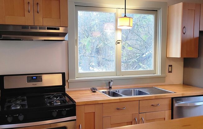 Lovely Remodeled 3BR/2Bath House in Vergennes - Convenient to Middlebury & Burlington